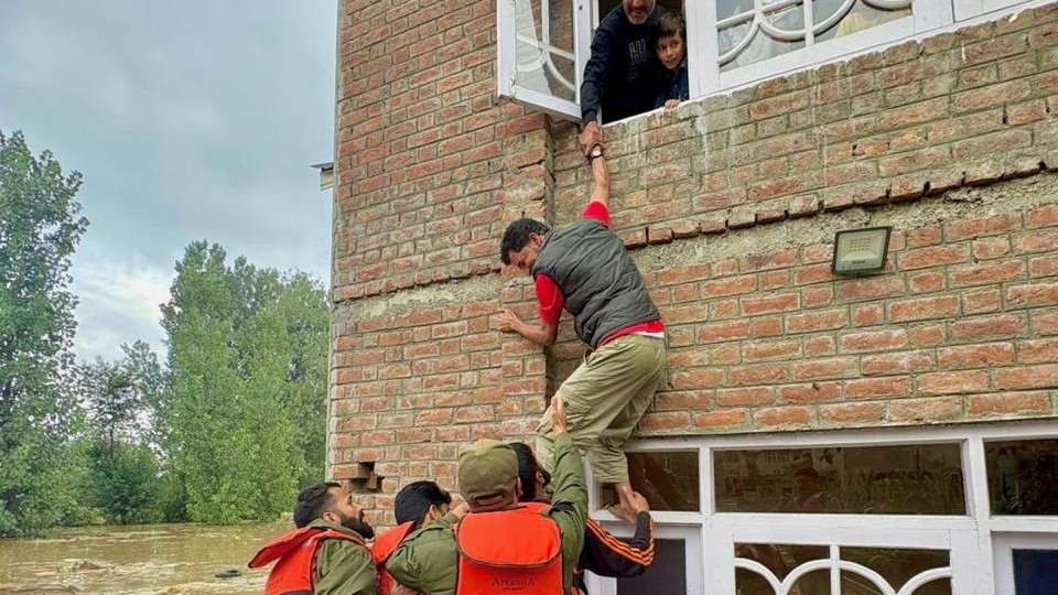 Swift police response prevents 2014-like flood chaos in Srinagar