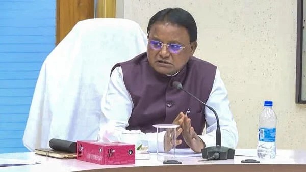 Heavy rains lash Odisha as depression nears coast; CM reviews preparedness