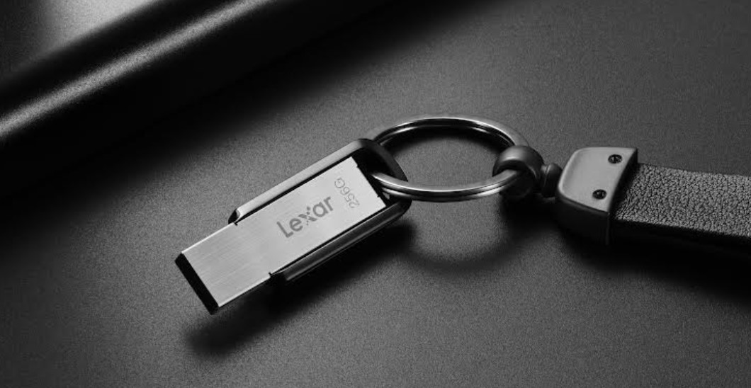 Lexar JumpDrive M400 USB 3.0 Flash Drive.