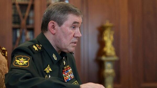 Vladimir Putin awards General Gerasimov, Russia's top soldier, medal for 'courage'