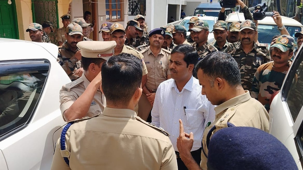 Maddur Bandh: Shops Shut, Police Step Up Security After Stone-Pelting  Incident