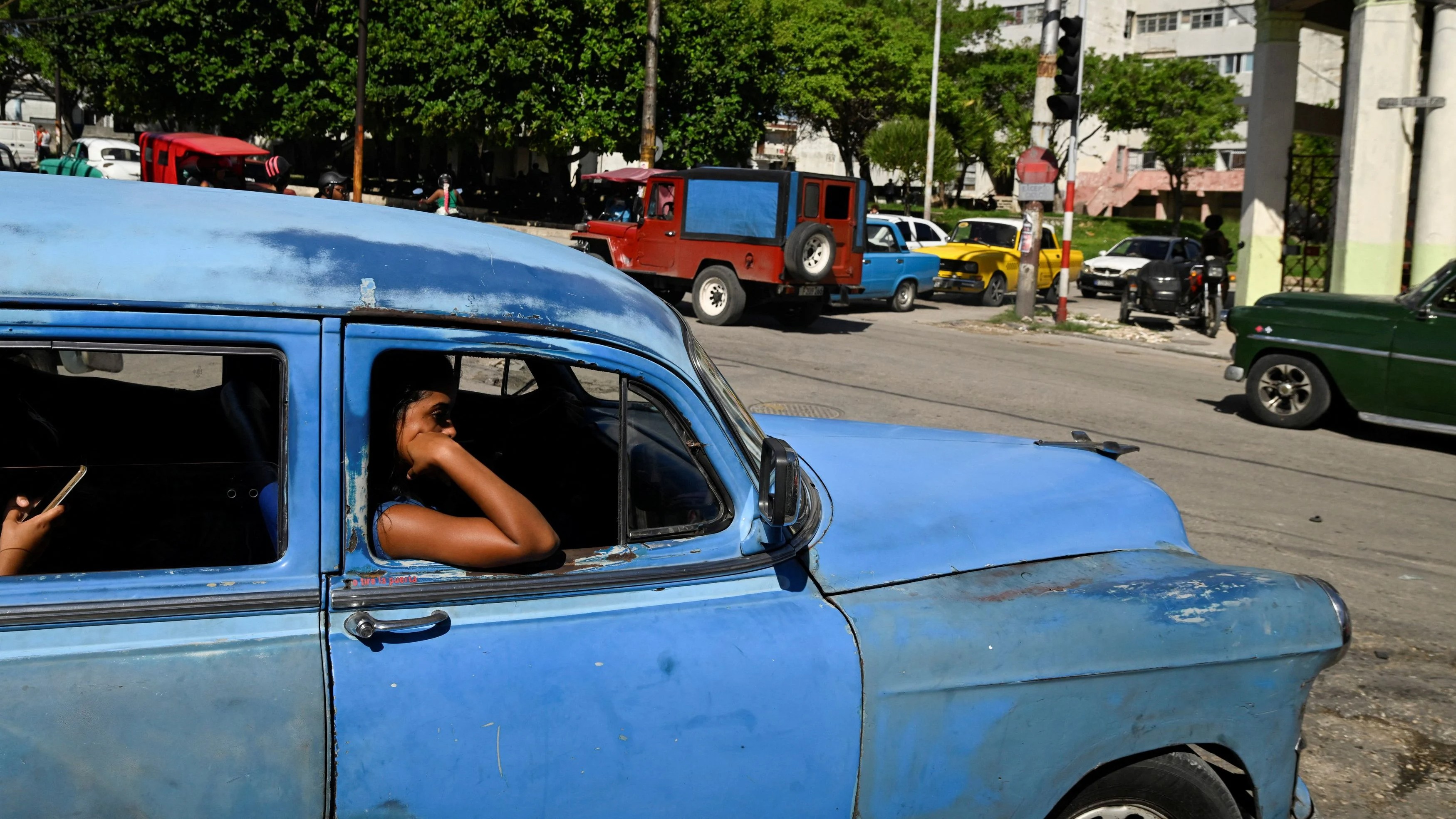 Cuba's electrical grid collapses in nationwide blackout
