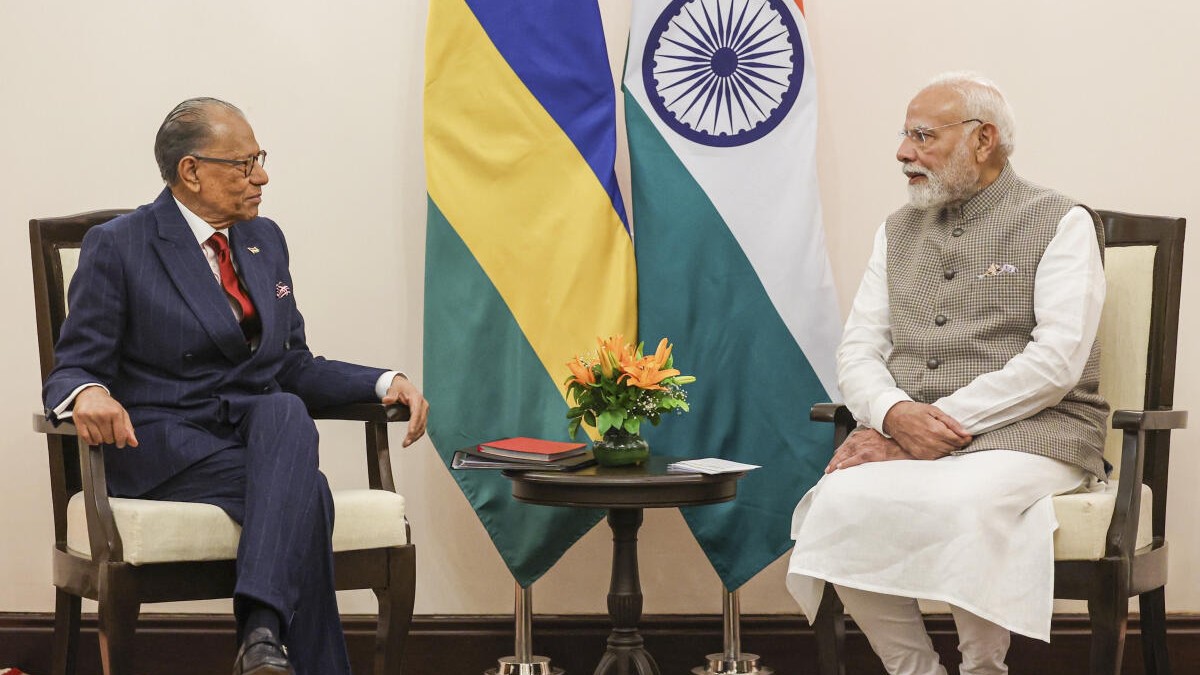 India, Mauritius to work towards facilitating bilateral trade in local currencies: PM Narendra Modi