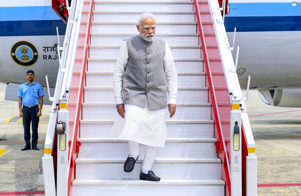 Govt, auto industry need to work together to achieve self-reliance in entire value chain: PM Modi