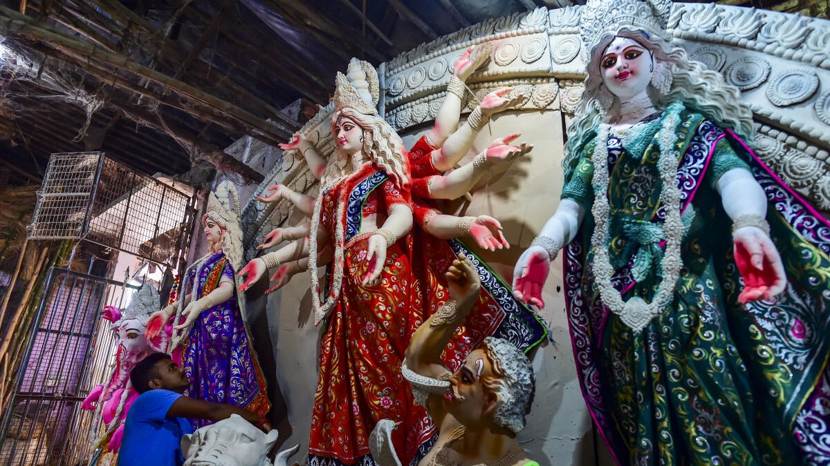 Themes laden with underlying messages to welcome puja revelers in Kolkata this autumn
