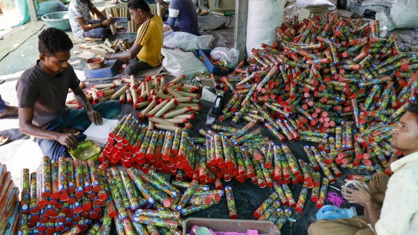 'Why limit firecracker ban to Delhi-NCR': Supreme Court seeks pan-India policy