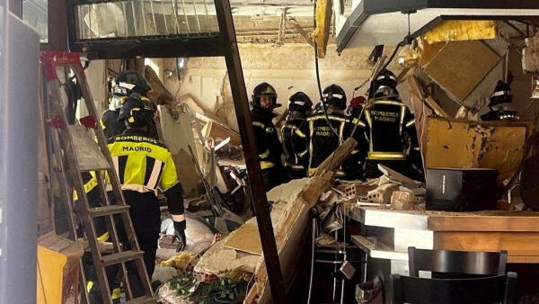 Explosion in Madrid cafe injures 21, three seriously
