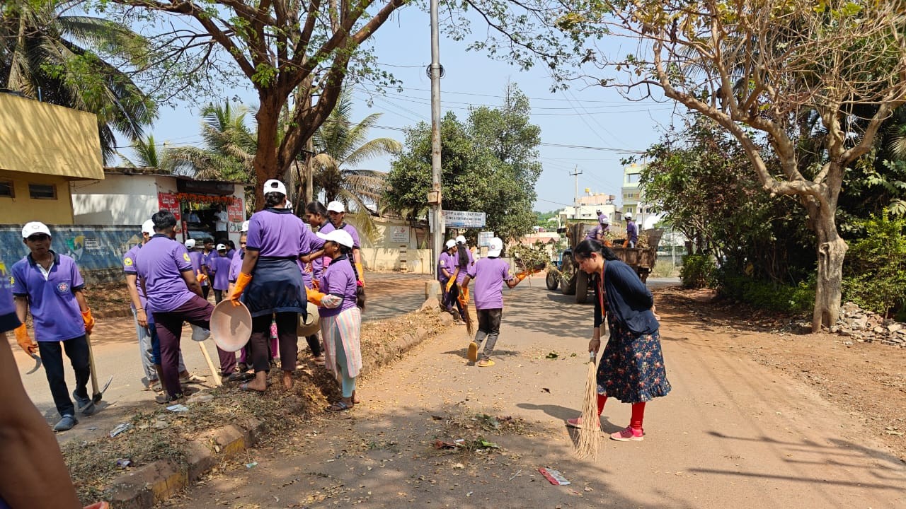 Mass cleanliness drive held in Central, East Bengaluru Corporation limits 