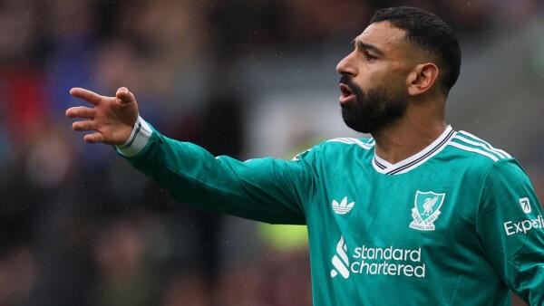Last-gasp Mohamed Salah penalty earns below-par Liverpool dramatic victory at Burnley
