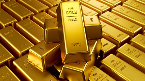 Gold futures hits fresh peak on Fed rate-cut hopes, weak dollar