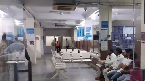 SBI branch in Karnataka's Vijayapura robbed of cash and gold worth Rs 20 crore by armed men