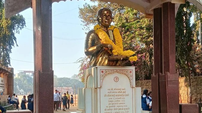 Bust of Meenatai Thackeray defaced with red colour at Mumbai’s Shivaji Park