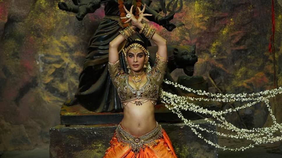 Jacqueline Fernandez's high-fashion Navratri looks: A style guide for the festive season