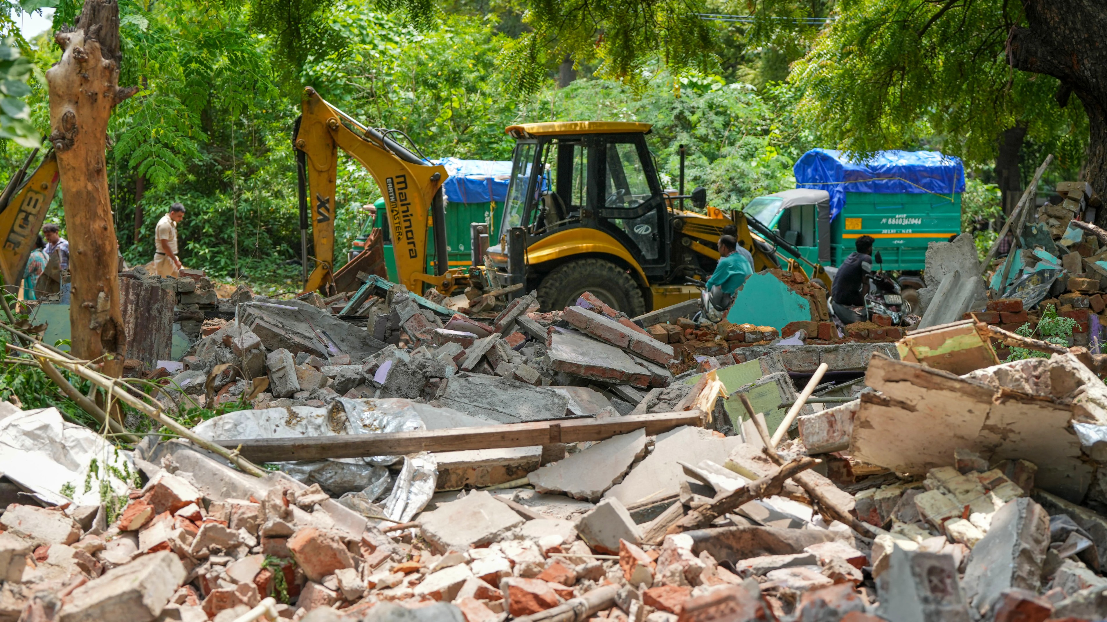 Mega demolition drive targets 700 illegal structures along Sabarmati riverbank in Gandhinagar