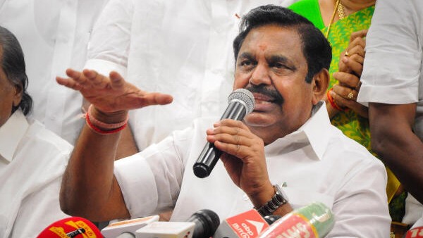 'Did not wear a mask while meeting Amit Shah': Palaniswami rejects charges by Dhinakaran