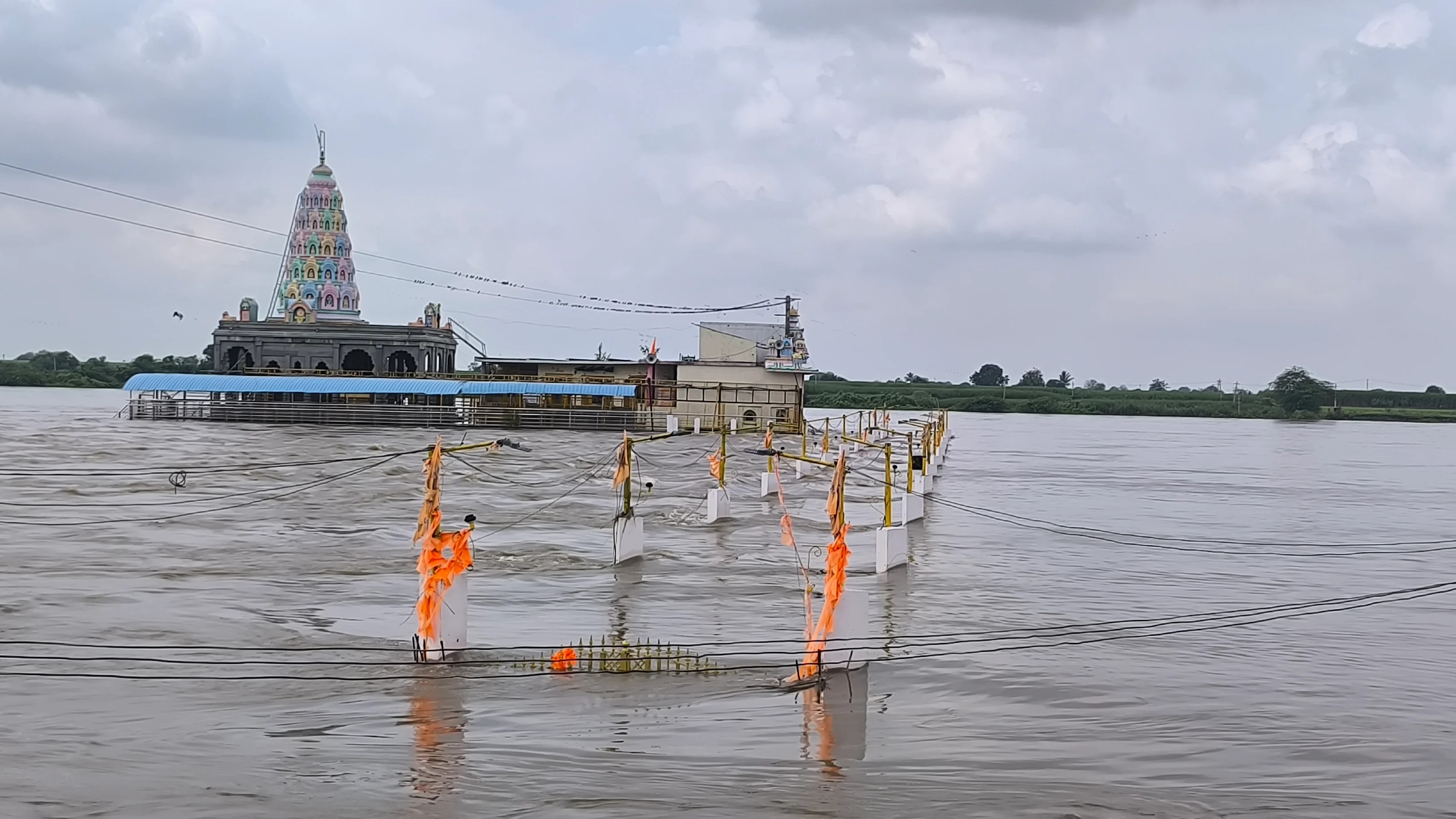 Floods cut off villages in Kalaburagi as Maharashtra dam discharges swell Bhima river