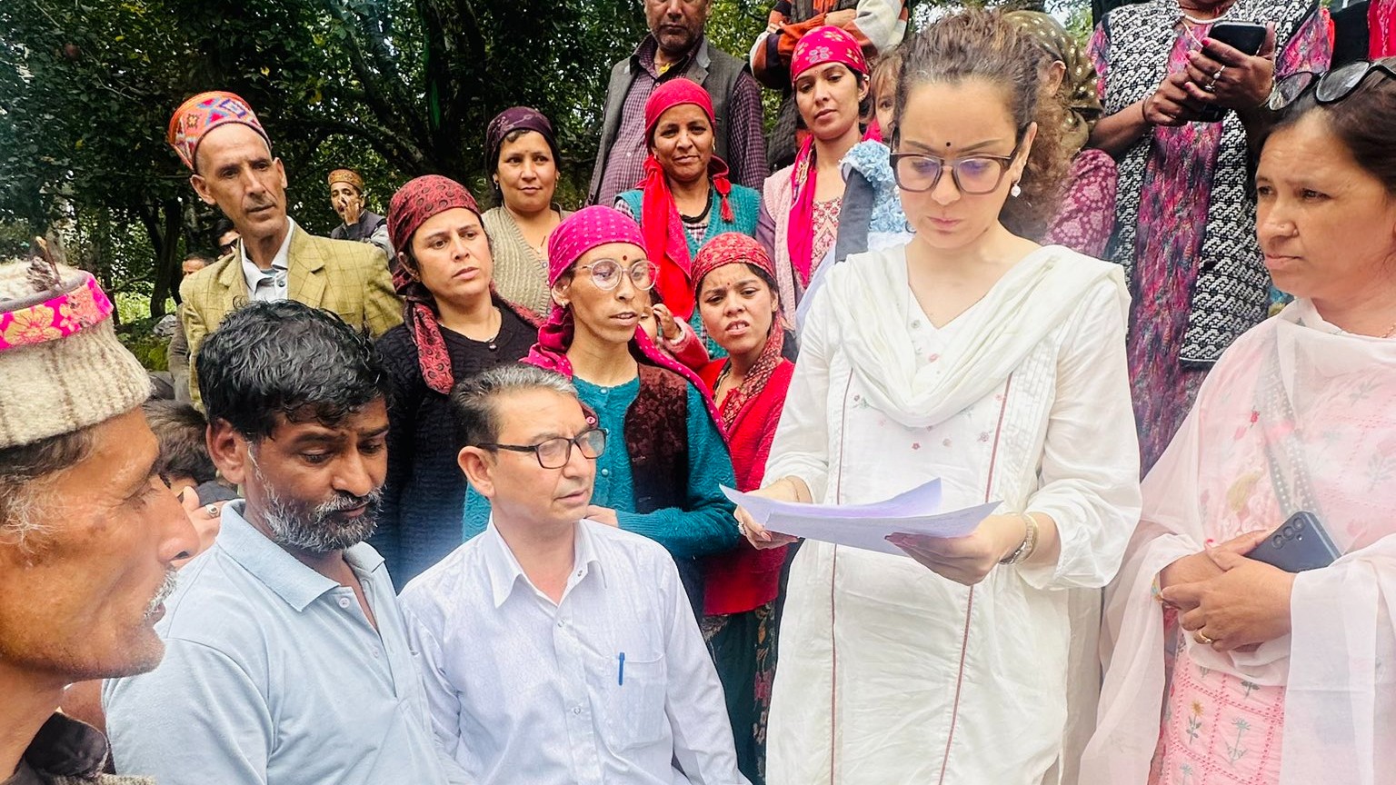 Bollywood actor faces 'Go back Kangana, you are late' slogan in Himachal's rain-affected area