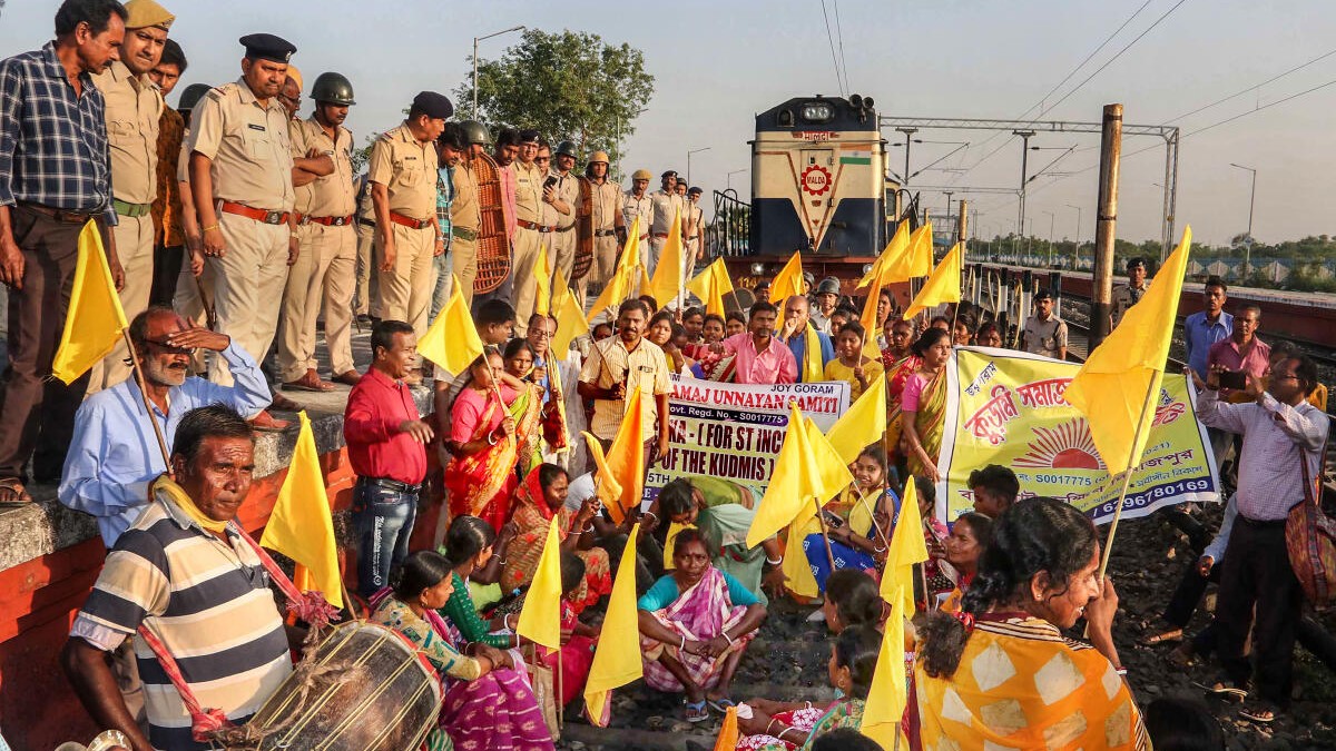 Rail blockade by Kurmis underway in Jharkhand, train services partially affected