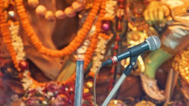 Uttar Pradesh: Man singing 'aarti' on mic at Durga Pandal electrocuted to death in Kaushambi