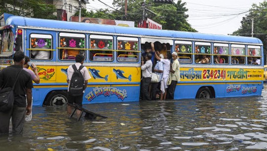 Lives lost, waterlogged streets: Kolkata reels under heaviest rain since 1986 as Durga Puja build-up turns tragic