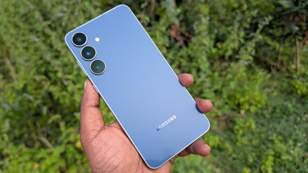 Samsung Galaxy S25 FE review: Packed with features that matter 