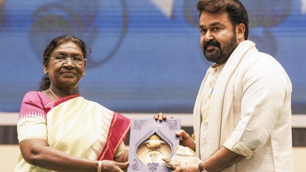 This moment not mine alone, it belongs to Malayalam cinema fraternity: Mohanlal on Dadasaheb Phalke award