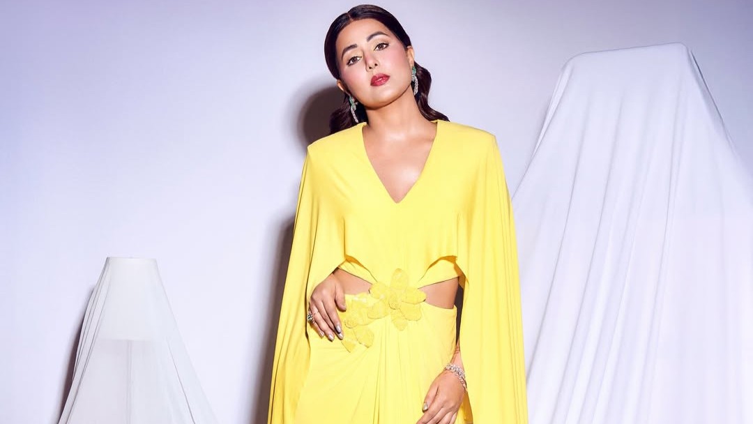 <div class="paragraphs"><p>Credit: Instagram/@realhinakhan</p></div>