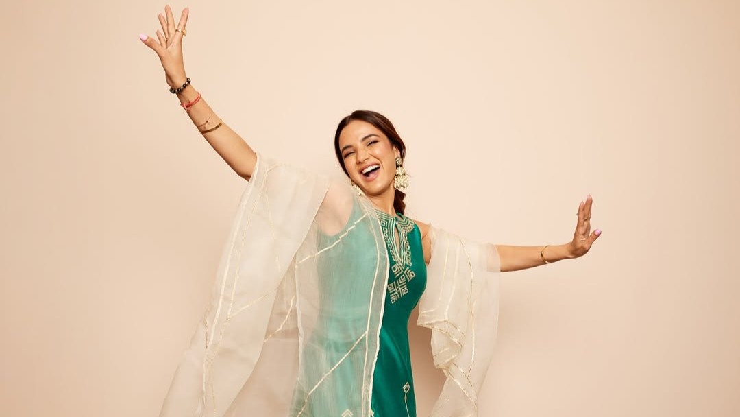 <div class="paragraphs"><p>Credit: Instagram/@jasminbhasin2806</p></div>