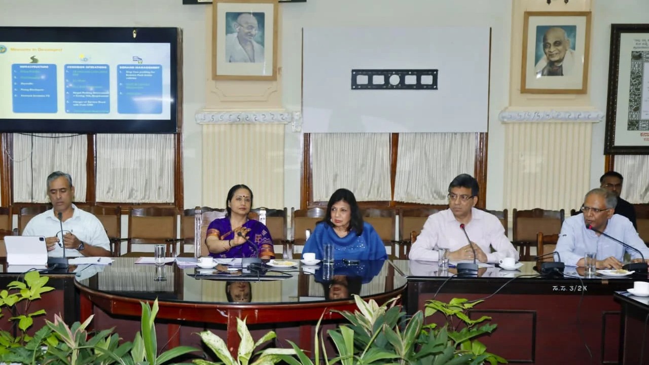 Bengaluru: Chief Secretary orders PWD to inspect pothole repairs amid substandard work complaints 