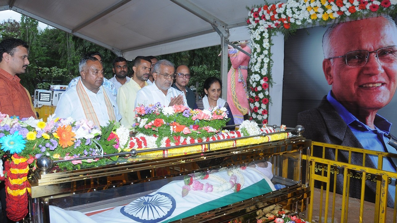 Fans, dignitaries pay tributes to S L Bhyrappa in Mysuru, fondly recall Kannada writer