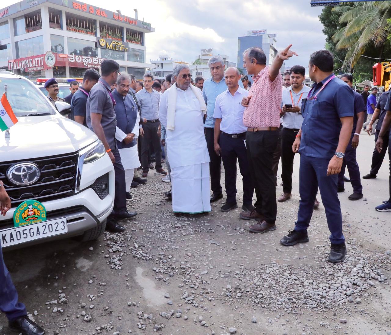 Chief Minister Siddaramaiah during his city rounds on Saturday. PHOTO/CMO