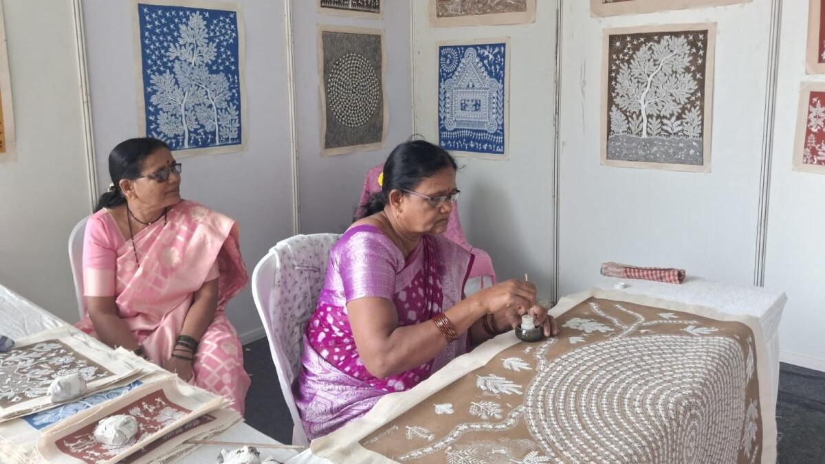World of art offers feast to art lovers at Lalithakala & Karakushala Dasara