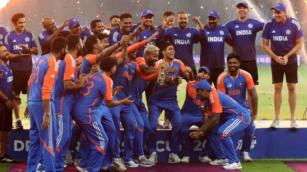 India players celebrate winning the Asia Cup during the presentation ceremony.