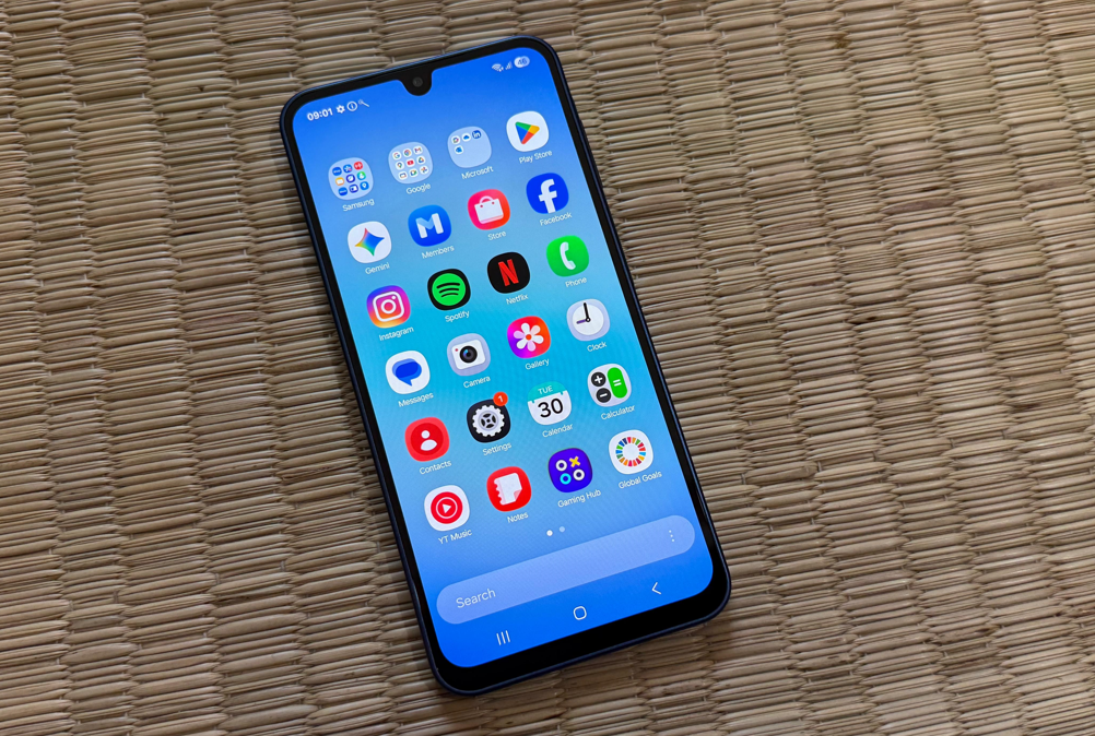 Samsung Galaxy A17.