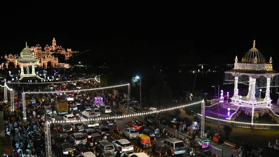 As tourists throng Mysuru for Dasara, city roads are choking with traffic