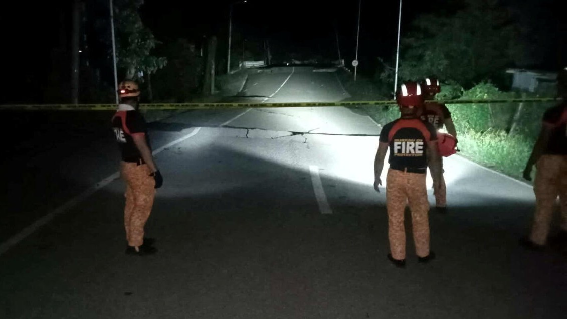 At least 22 killed after magnitude 6.9 earthquake strikes Philippines 
