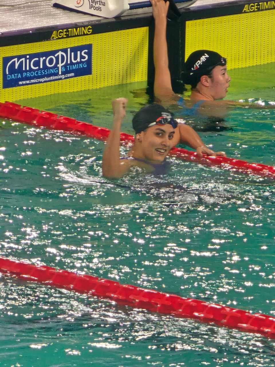 Bhavya Sachdeva exults after winning the bronze medal in the 400m freestyle final. DH Photo/ Aditya K Halder