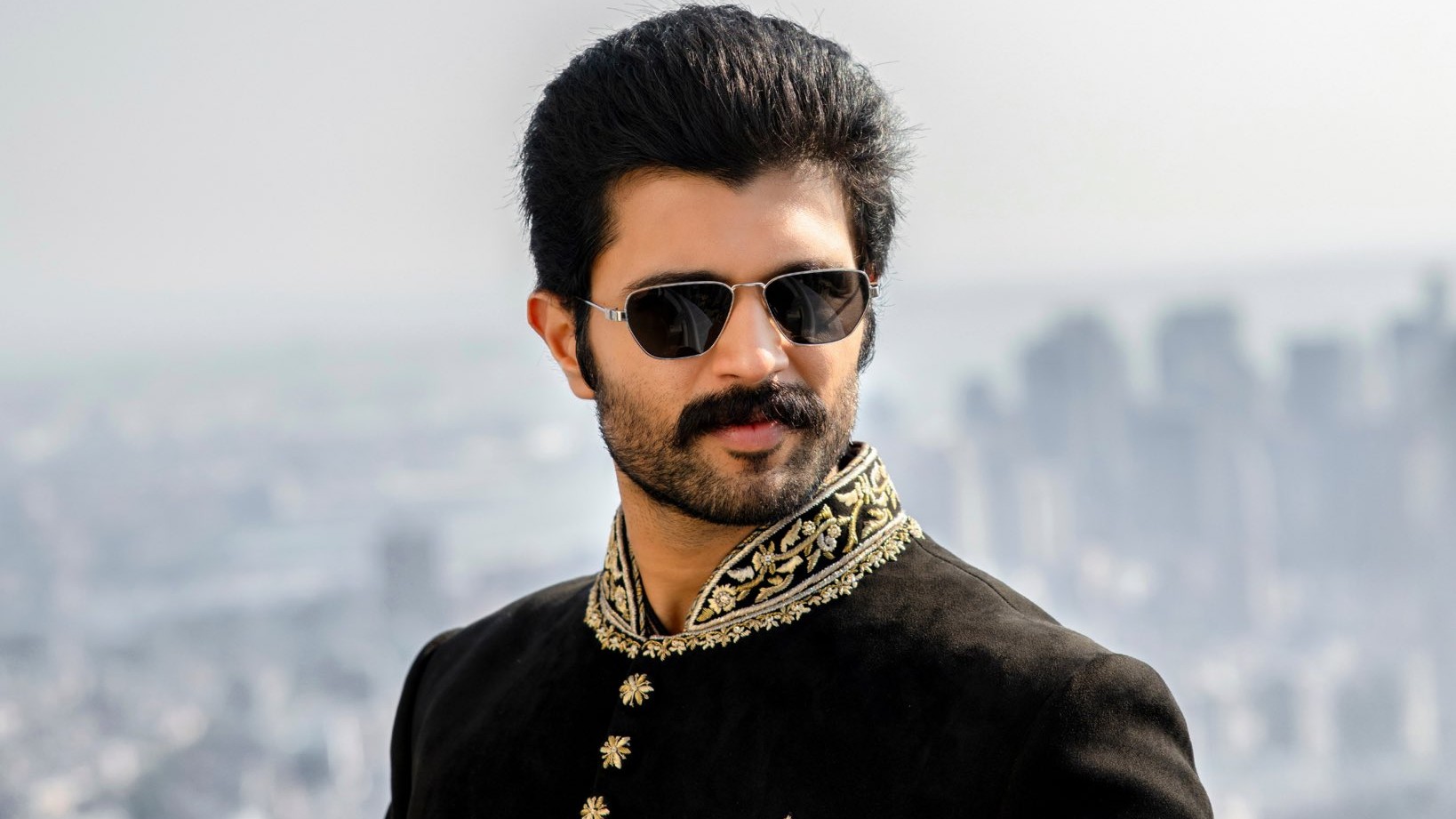 Actor Vijay Deverakonda’s car damaged in minor accident in Telangana