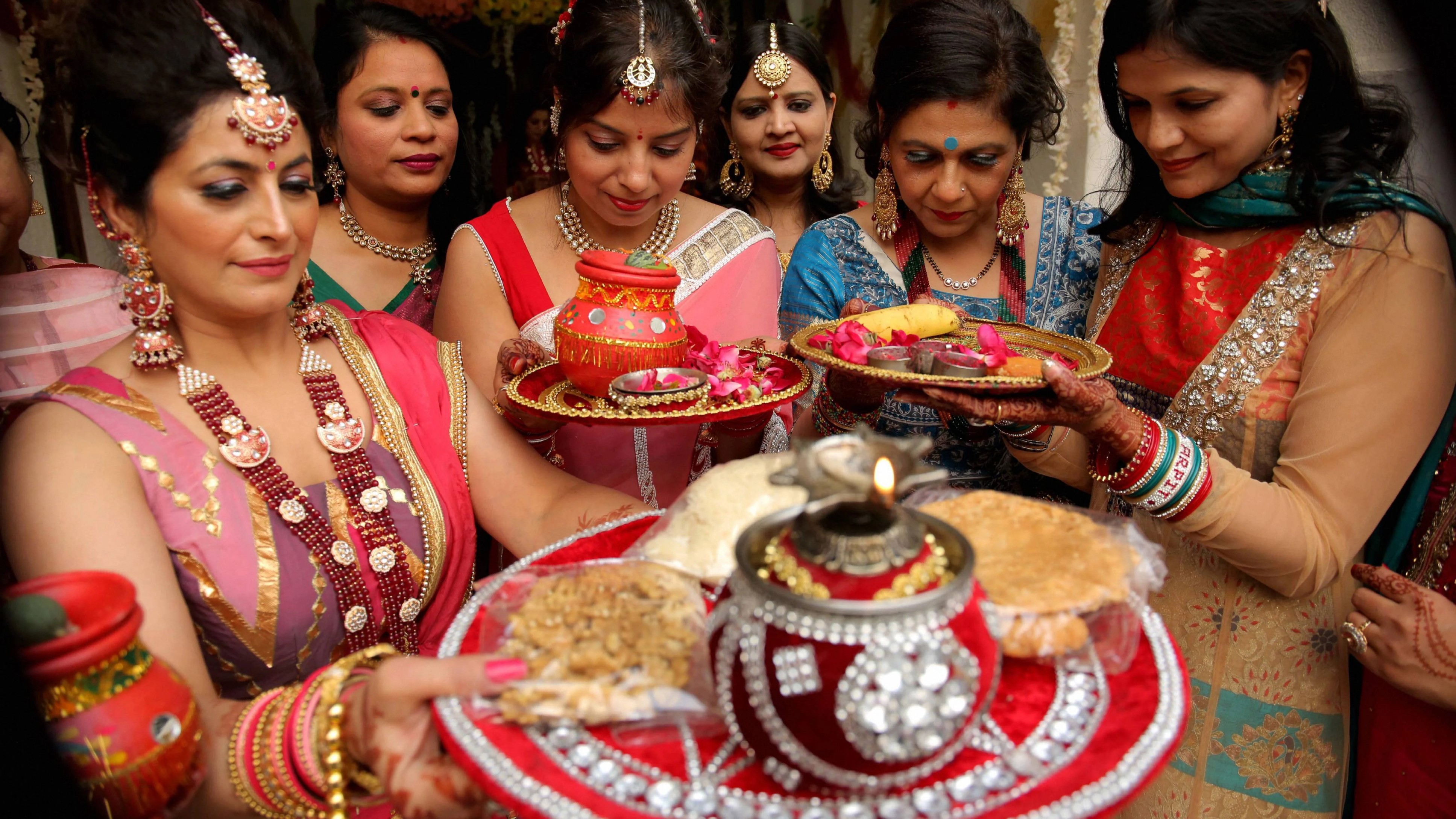 Smart to stylish: Gadgets to gift your partner this Karwa Chauth