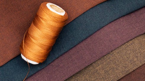 Dichotomy of fashion, thread by thread