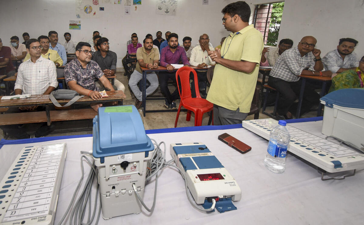 Patna: Election officials attend a training session ahead of the Bihar Assembly elections, in Patna. Credit: PTI
