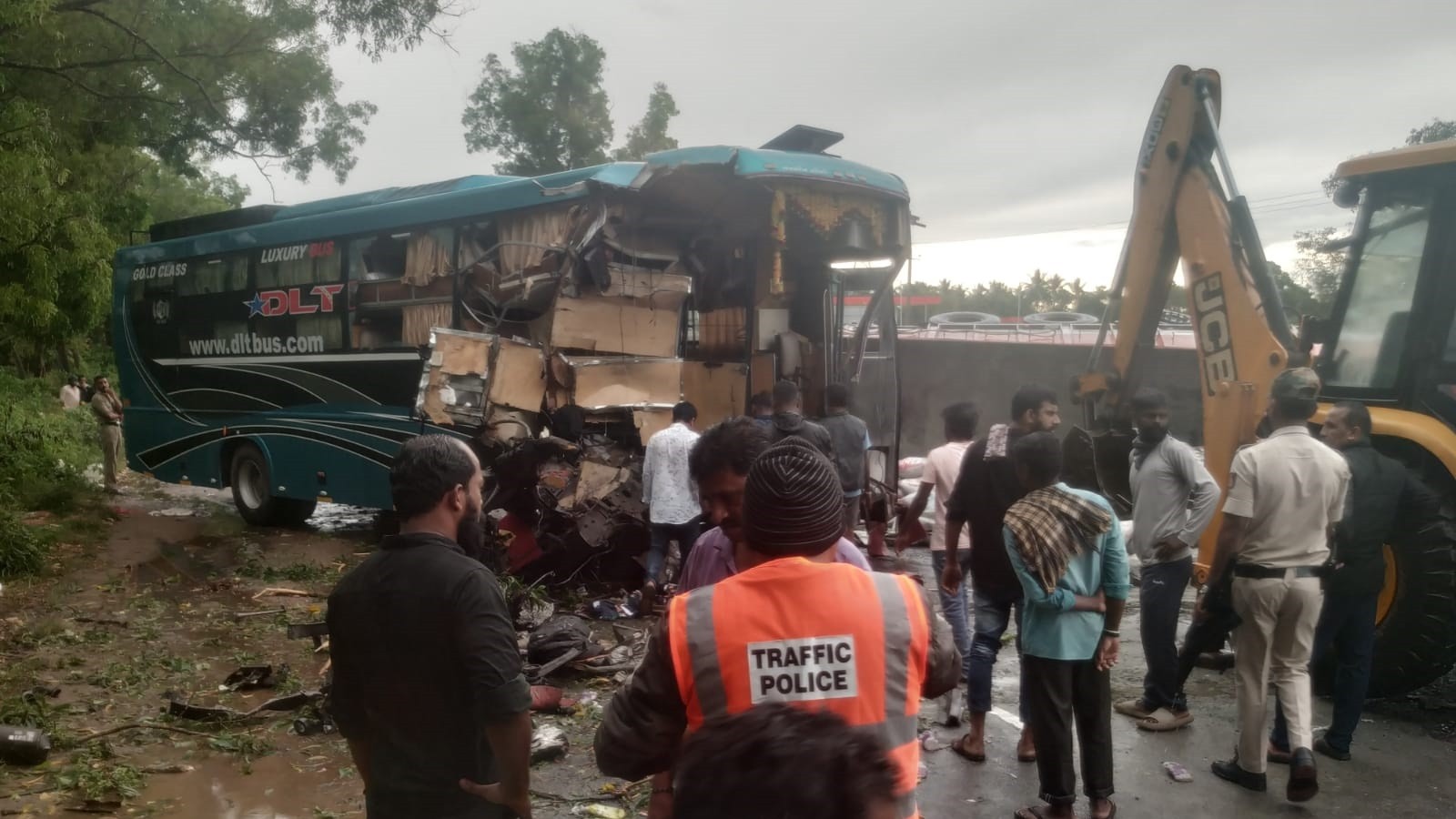 Two killed, several injured in road mishap in Mysuru district