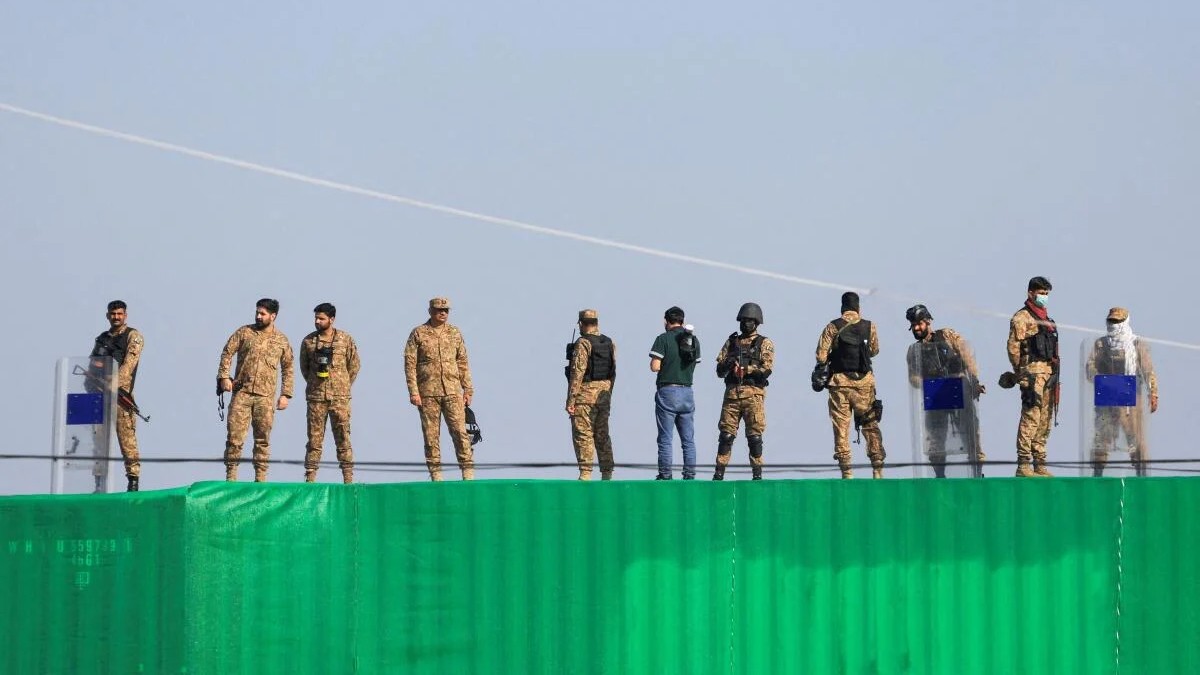 Pakistan authorities shut roads, mobile internet in Islamabad to block religious group’s march