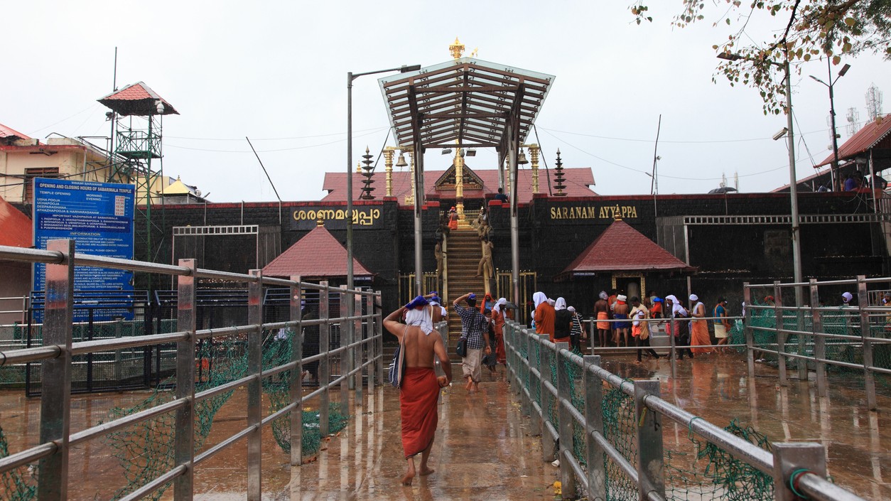 Kerala: Sabarimala Thantri welcomes SIT probe into gold row