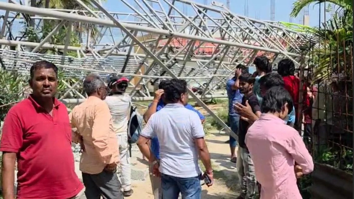 Five injured as crane collapses on houses in Bengaluru's KR Puram