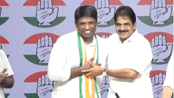 Ex-IAS officer Kannan Gopinathan expresses willingness to contest Kerala polls as Congress candidate