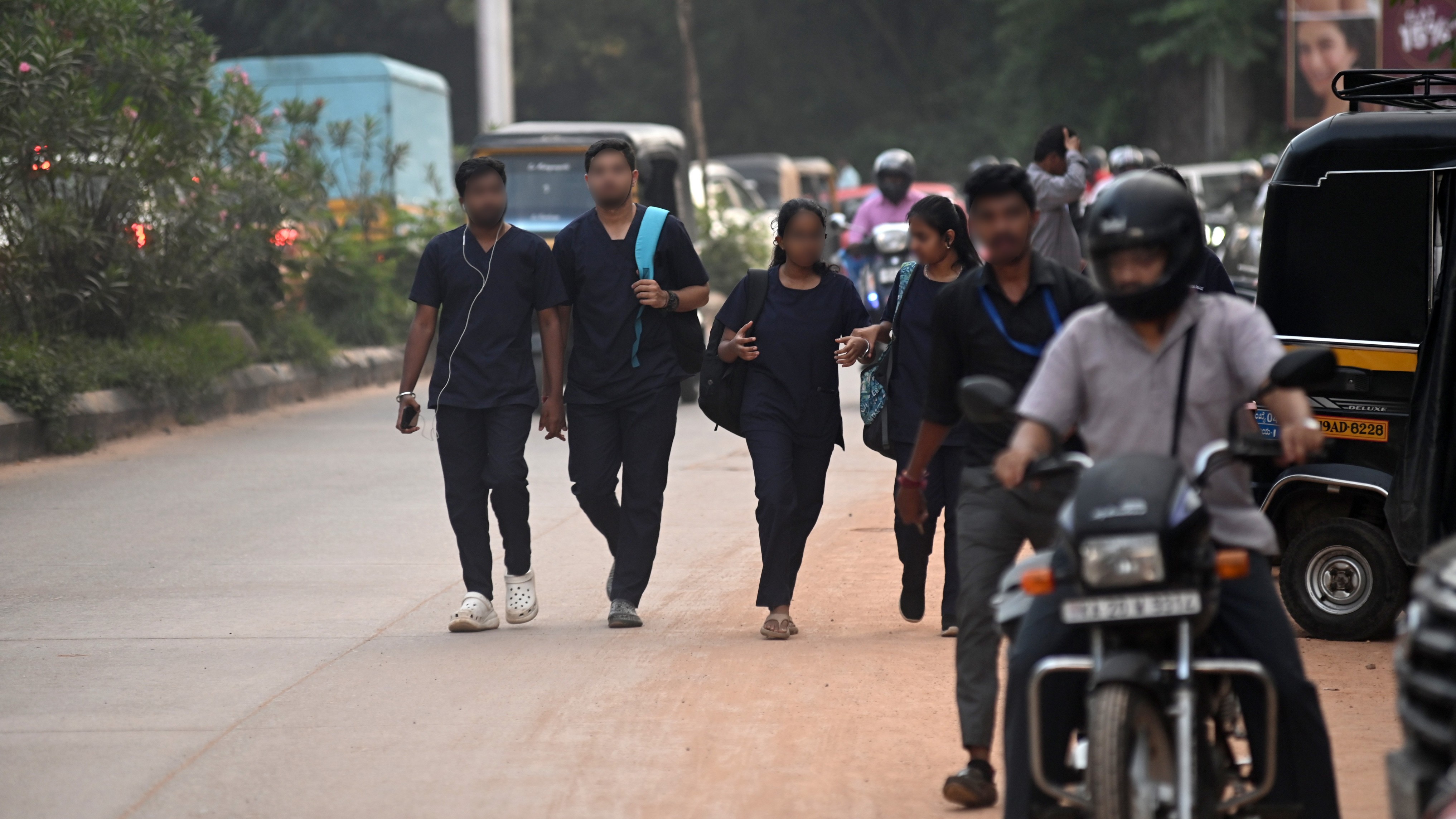 Fatal accidents lead to calls for restrictions on use of earphones