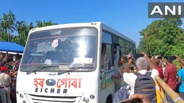 Zubeen Garg death case: Several injured as mob pelts stones at police vehicle carrying accused to jail