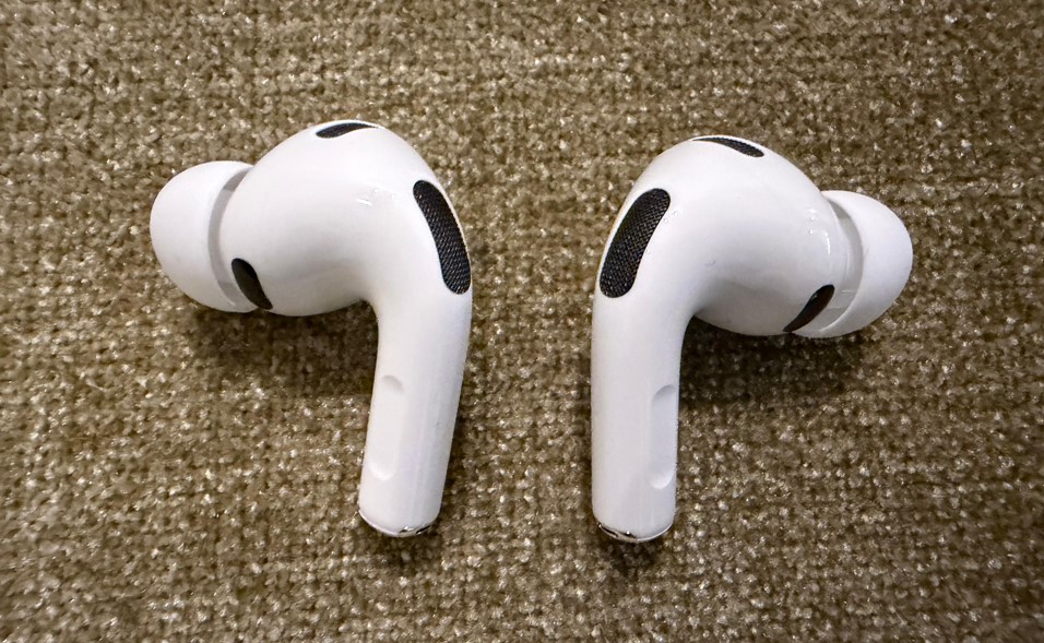Apple AirPods Pro 3.
