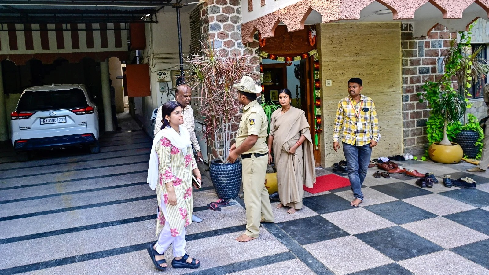 Vote deletion scam: SIT team inspects houses of BJP leaders in Karnataka's Kalaburagi